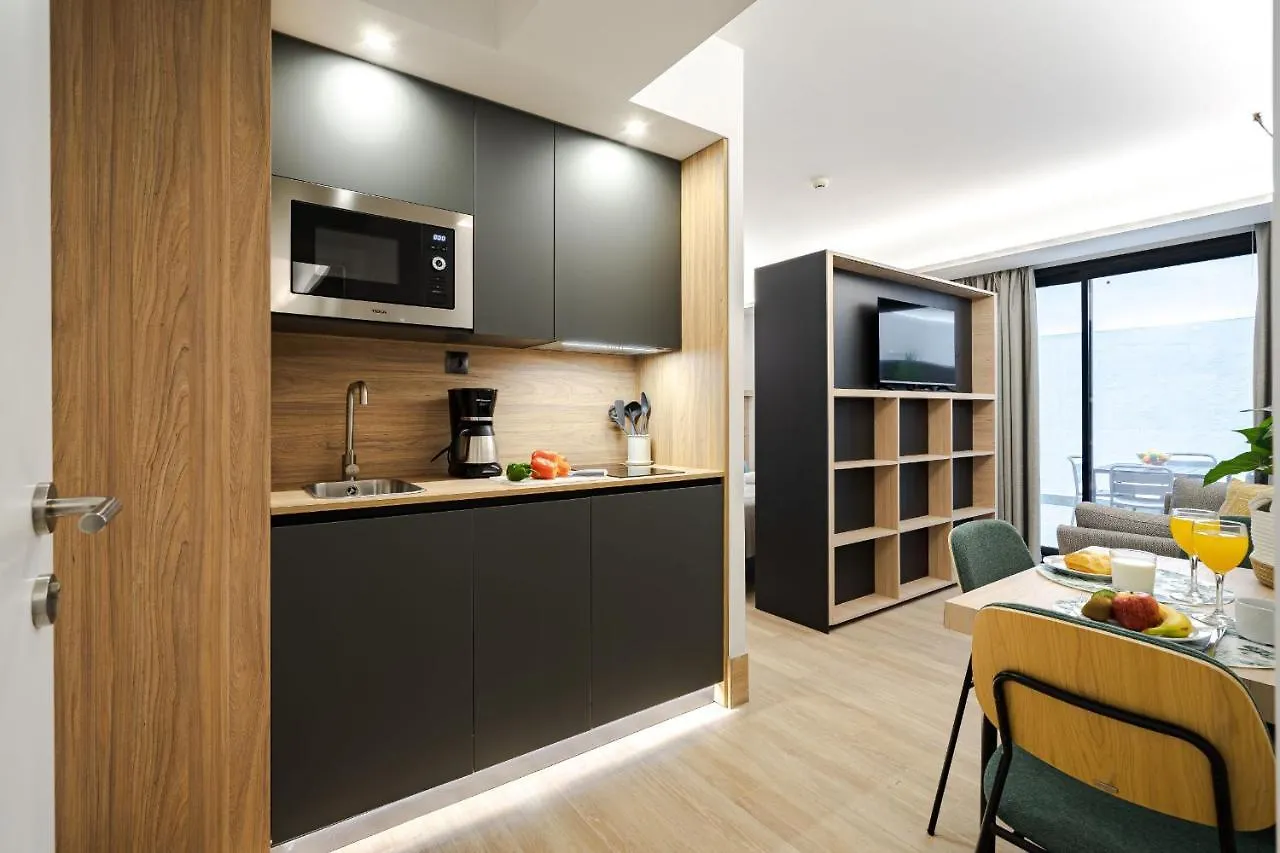 Aparthotel Feelathome Ventas Suites Madrid