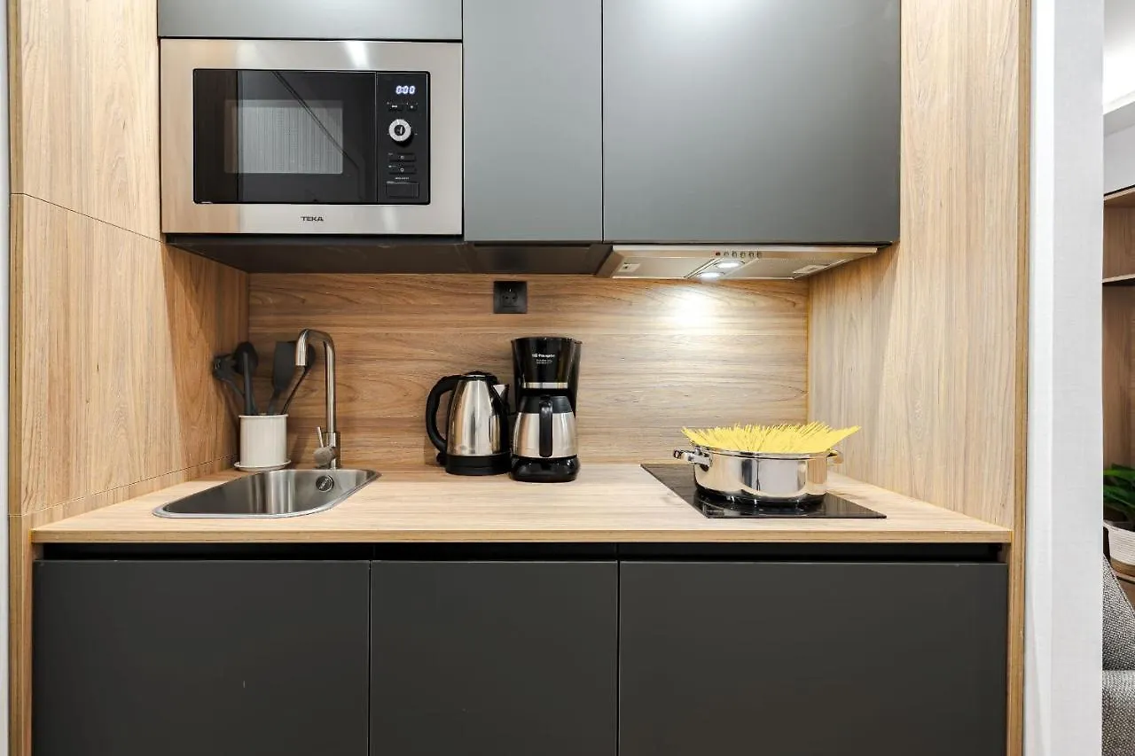 Aparthotel Feelathome Ventas Suites Madrid Spanje