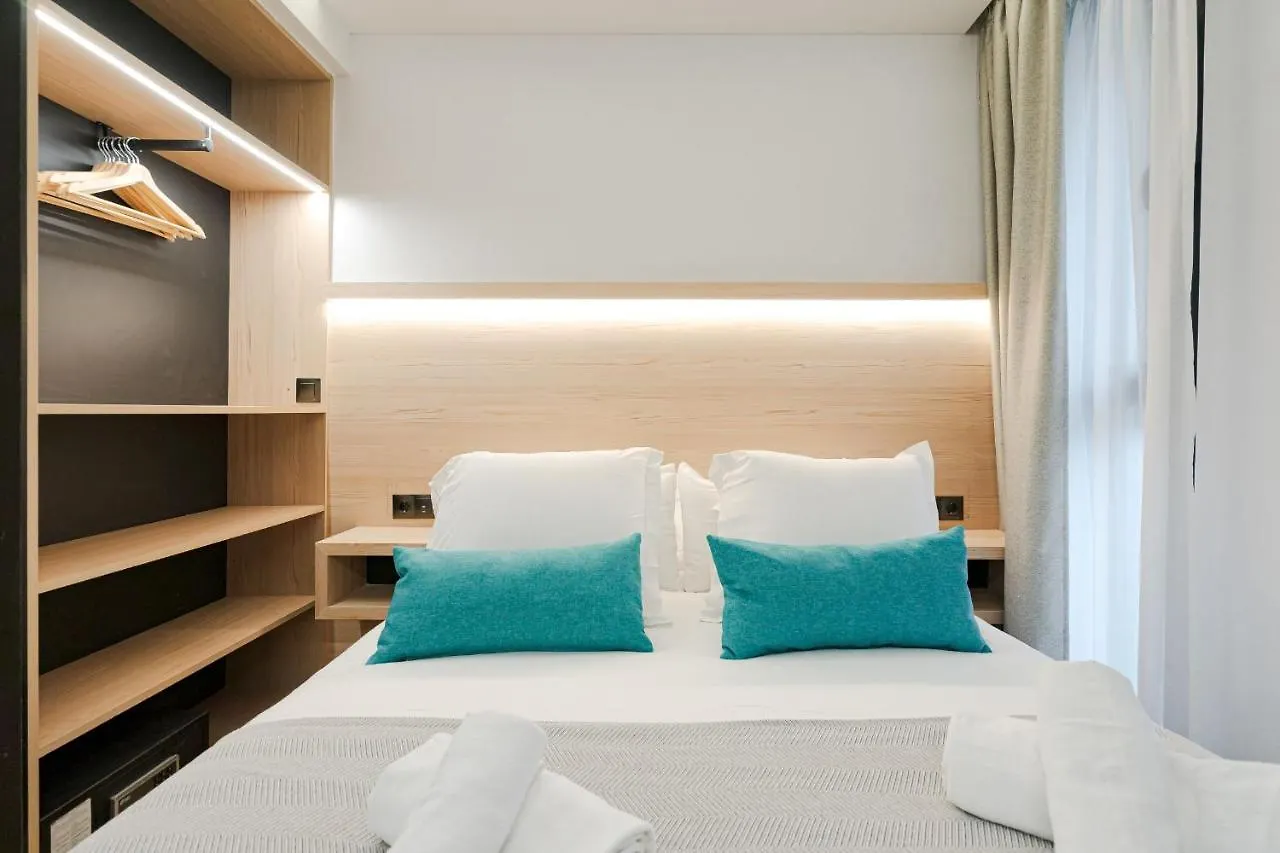 Feelathome Ventas Suites Madrid 0*,