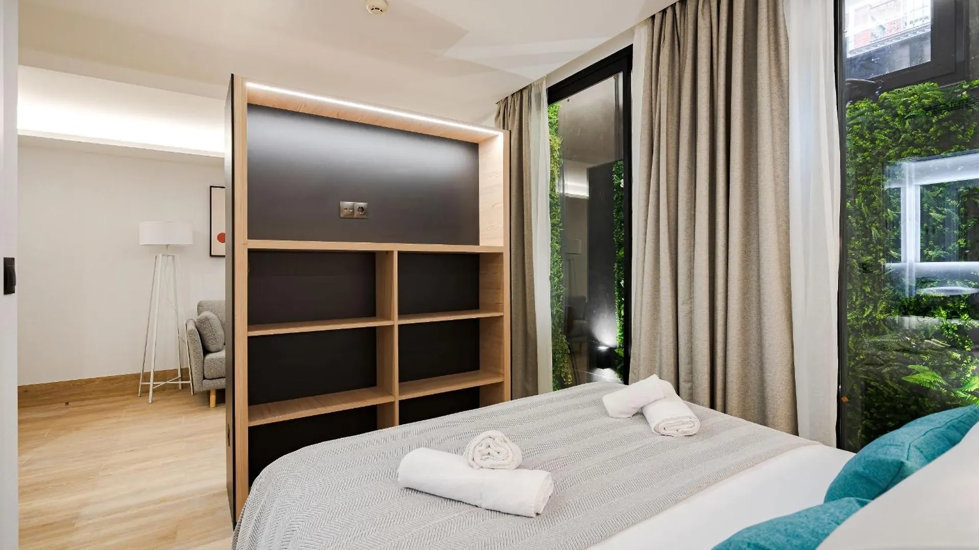 Aparthotel Feelathome Ventas Suites Madrid