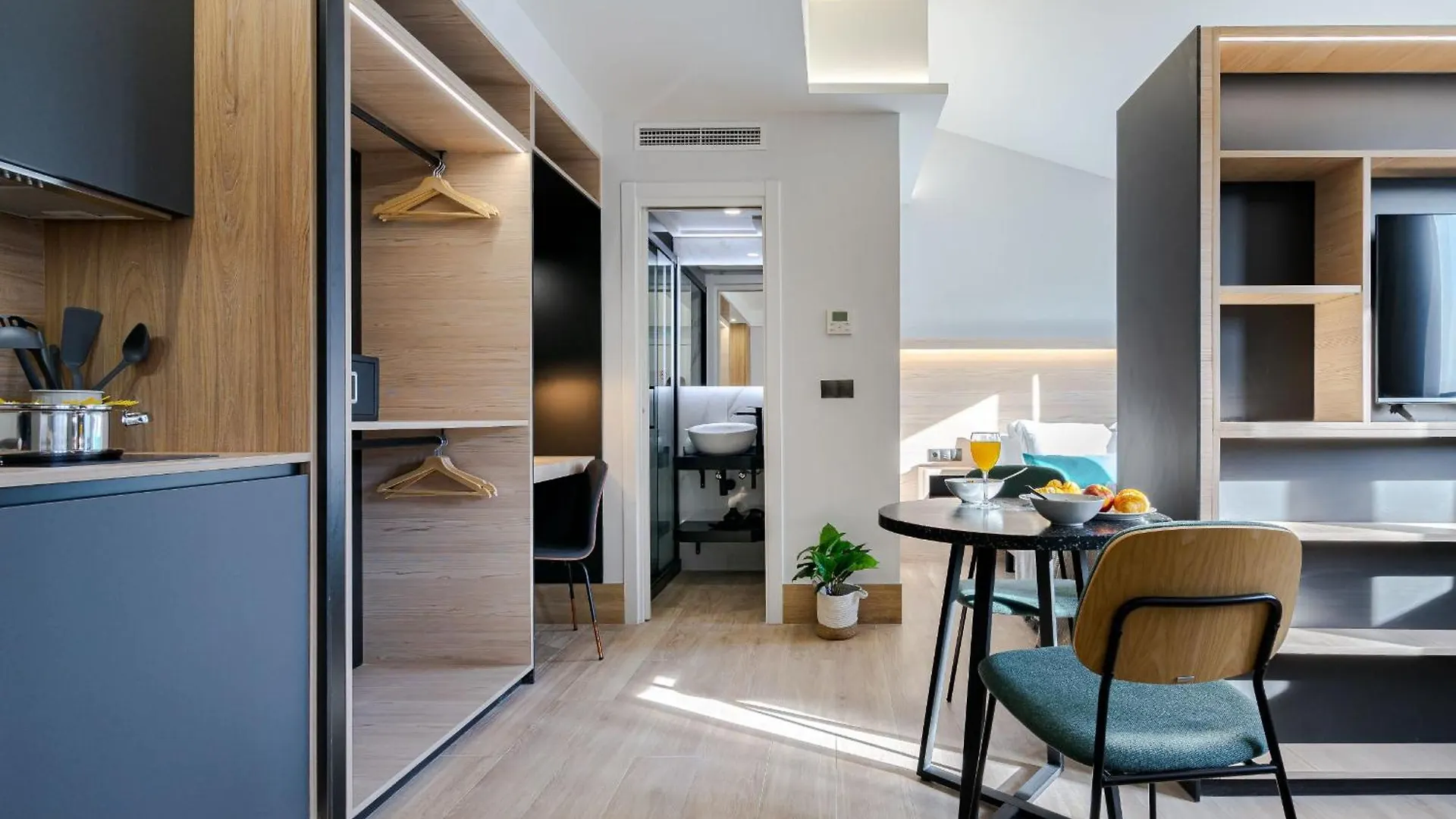 Feelathome Ventas Suites Madrid Aparthotel